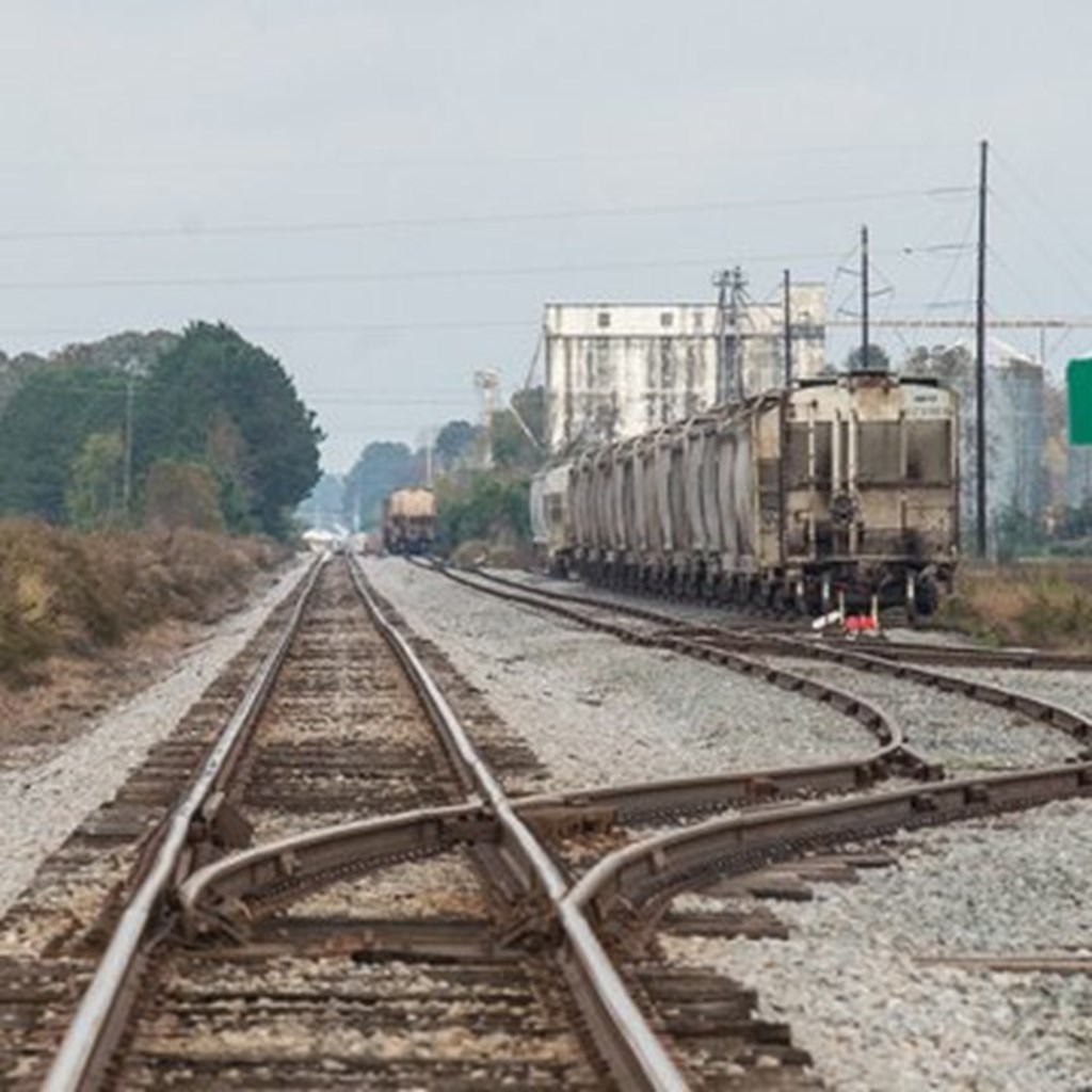 U.S. Railways to Halt Grain Shipments ahead of Potential Shutdown