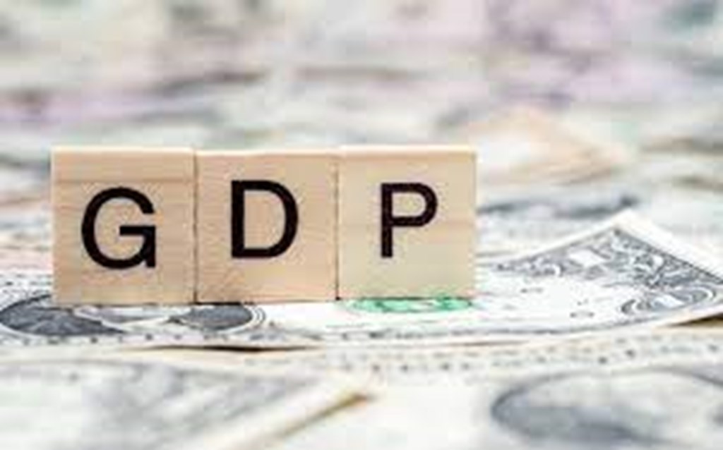 Economy shrinks 1.4% in first quarter mainly due to record U.S. trade deficit